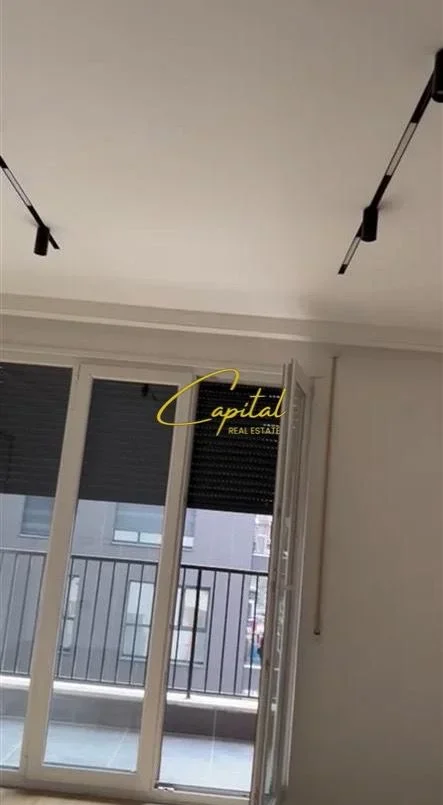 Tirane, jepet me qera zyre Kati 3, 60 m² 550 € (DON BOSKO)