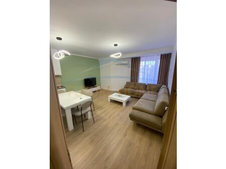 Tirane, jepet me qera apartament 2+1 Kati 6, 115 m² 550 € 