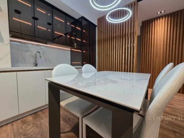 Tirane, shitet apartament 2+1+Ballkon Kati 5, 120 m² 320.000 € 