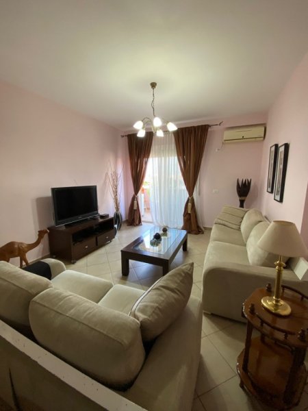Tirane, jepet me qera apartament 2+1+Aneks+Ballkon Kati 3, 550 € 