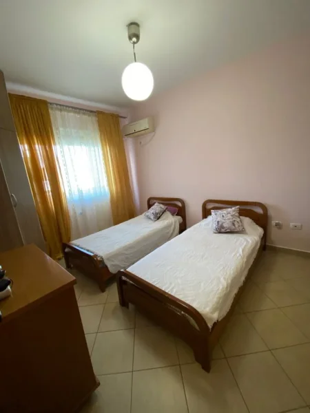 Tirane, jepet me qera apartament 2+1+Aneks+Ballkon Kati 3, 550 € 