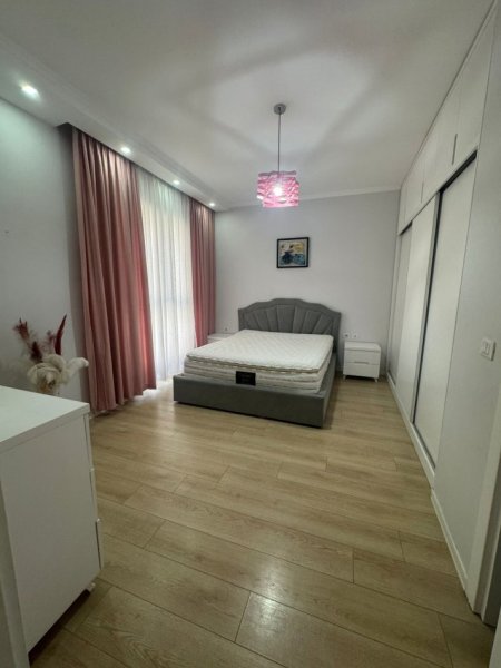 Tirane, jepet me qera apartament 2+1+Ballkon Kati 3, 98 m² 720 € (Casa Italia/Rr.29 Nentori)
