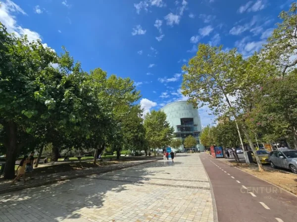 Tirane, shitet apartament 2+1 Kati 5, 120 m² 320.000 € (Sheshi Skenderbej)