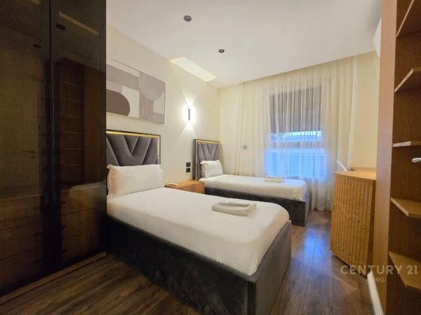 Tirane, shitet apartament 2+1 Kati 5, 120 m² 320.000 € (Sheshi Skenderbej)