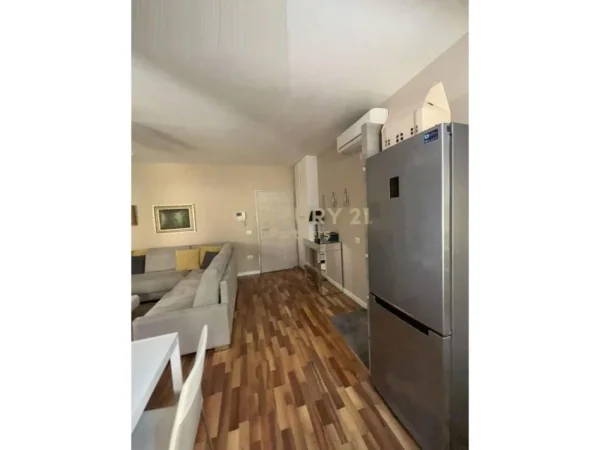Tirane, jepet me qera apartament 1+1 Kati 5, 78 m² 750 €