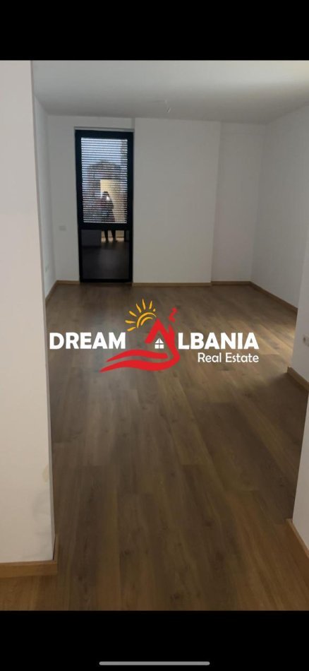 Tirane, jepet me qera , 56 m² 550 € (Shkolla e Kuqe)