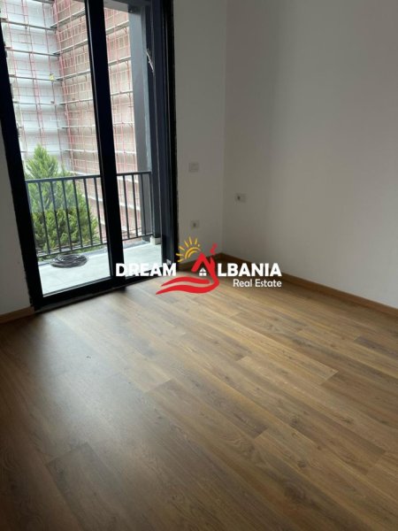 Tirane, jepet me qera , 56 m² 550 € (Shkolla e Kuqe)