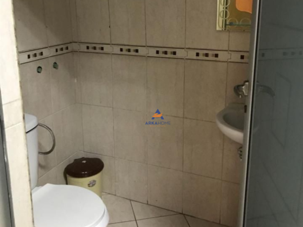 Tirane, jepet me qera zyre Kati 2, 100 m² 850 € (PRANE TIRANA INTERNATIONAL HOTEL, QENDER)