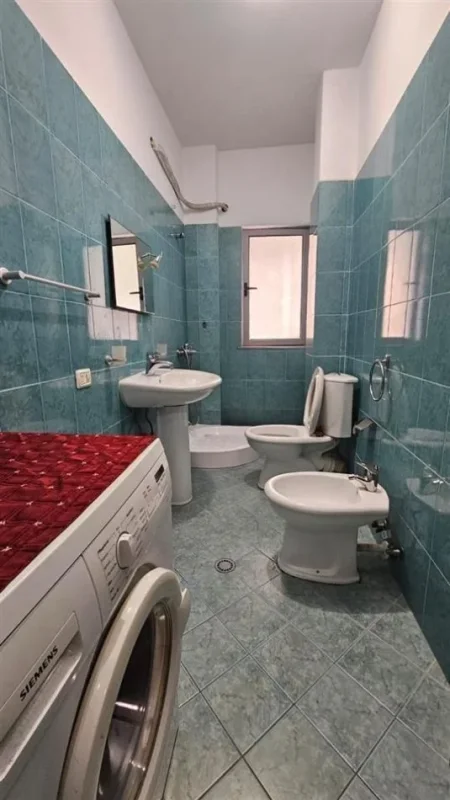 Tirane, jepet me qera apartament 1+1+Ballkon Kati 3, 65 m² 380 € (ASTIR)