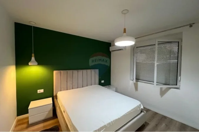Tirane, jepet me qera shtepi 2+1 , 180 m² 800 € 