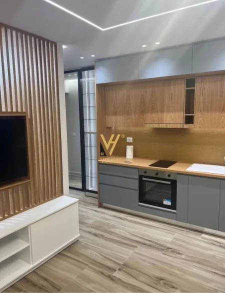 Tirane, jepet me qera apartament 1+1+Ballkon Kati 3, 70 m² 650 € (SELVIA)