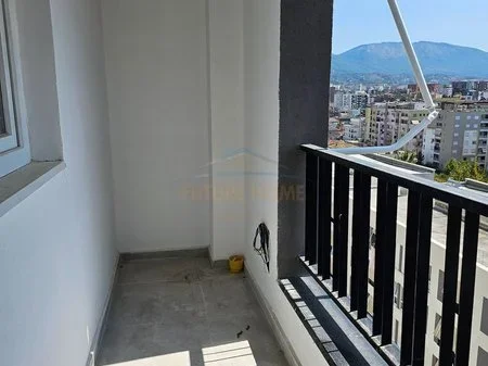 Tirane, shitet apartament 1+1 Kati 10, 66 m² 120.000 € (Rruga 5 Maji)