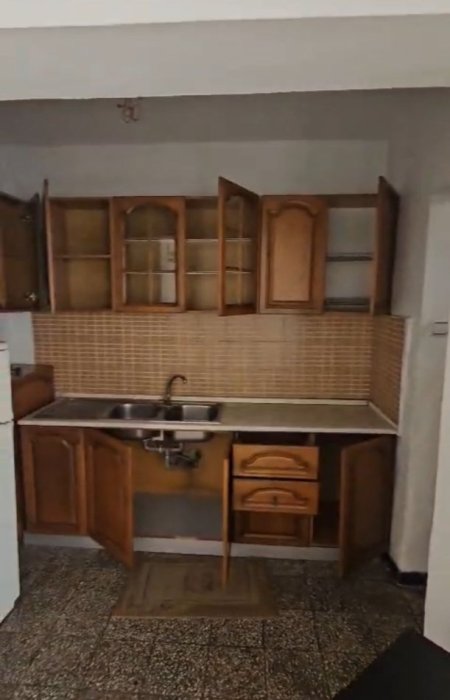 Tirane, shitet apartament 1+1 Kati 4, 63 m² 122.000 € (Pazari i Ri)