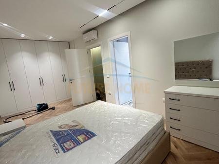 Tirane, jepet me qera apartament 2+1+2+Post parkimi+Ballkon Kati 6, 115 m² 800 € (Porcelan , Rezidenca Erli)