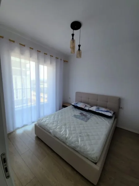 Tirane, jepet me qera apartament 1+1 Kati 7, 50 m² 400 € (Univers City)
