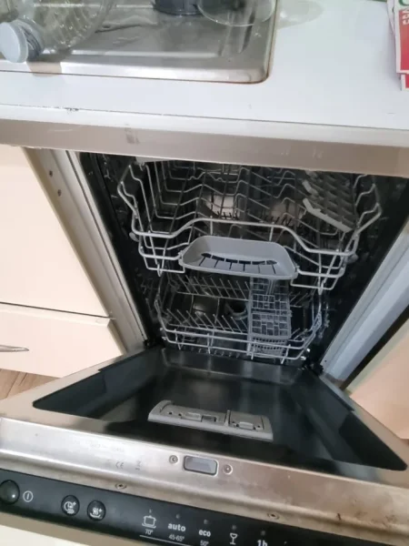 Tirane, jepet me qera apartament 2+1+Ballkon Kati 6, 110 m² 600 €,nese nuk e do parkimin ka cmim tjeter