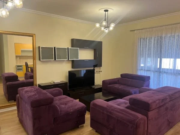 Tirane, jepet me qera apartament 1+1 Kati 6, 75 m² 600 € (21 DHJETORI)