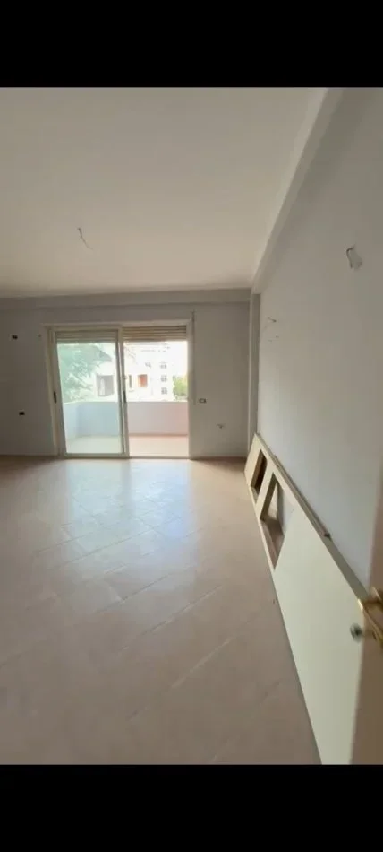 Tirane, shes apartament 2+1 Kati 3, 98 m² 220.000 € (Rruga liqeni I thate)