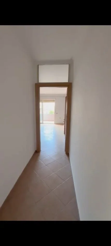 Tirane, shes apartament 2+1 Kati 3, 98 m² 220.000 € (Rruga liqeni I thate)