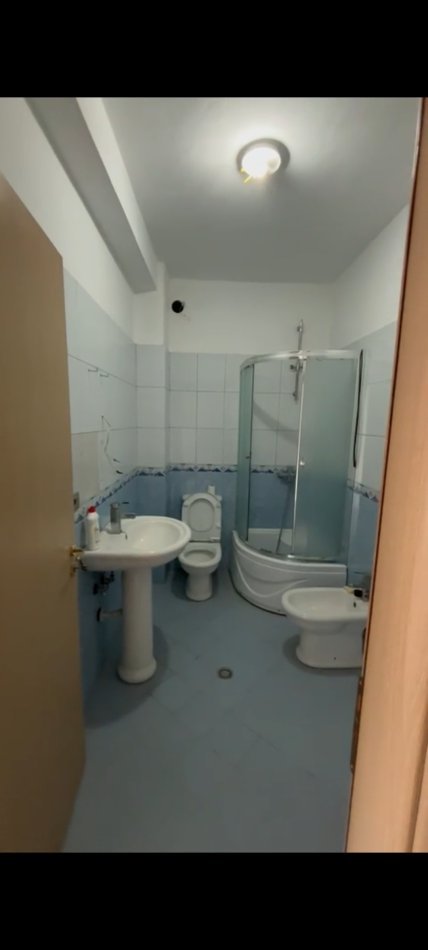 Tirane, shes apartament 2+1 Kati 3, 98 m² 220.000 € (Rruga liqeni I thate)