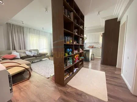 Tirane, shitet apartament 3+1+2+Garderobe+Ballkon Kati 4, 109 m² 240.000 € (Rruga e Kavajes)