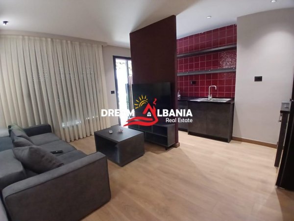 Tirane, jepet me qera apartament 1+1 , 58 m² 700 € (ne Myslym Shyr prane Drejtorise se Policise)
