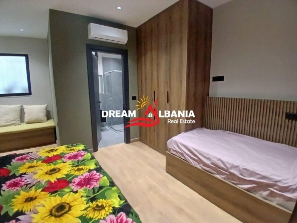 Tirane, jepet me qera apartament 1+1 , 58 m² 700 € (ne Myslym Shyr prane Drejtorise se Policise)