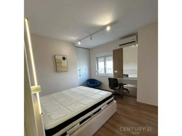 Tirane, jepet me qera apartament 2+1 Kati 11, 100 m² 850 € 