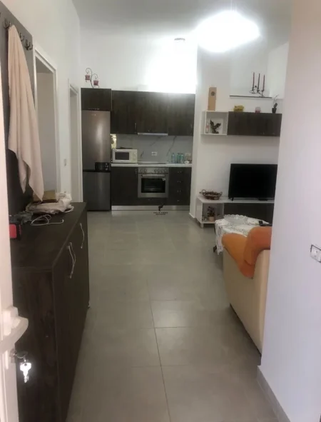 jepet me qera shtepi Kati 1, 90 m² 600 € (PANORAMA LIQENIT)