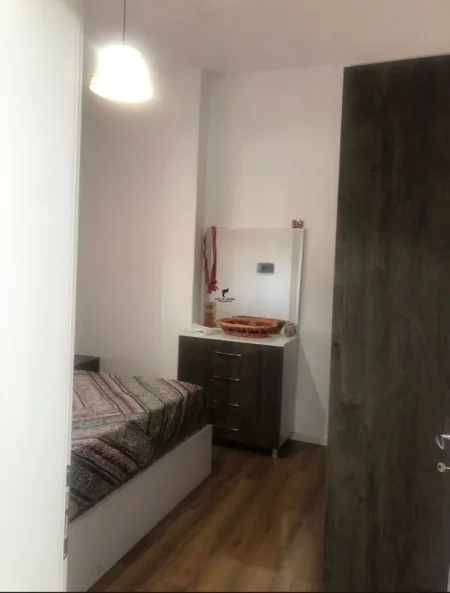 jepet me qera shtepi Kati 1, 90 m² 600 € (PANORAMA LIQENIT)