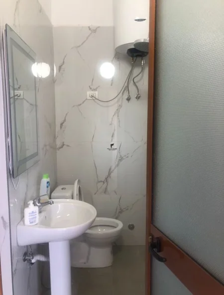 jepet me qera shtepi Kati 1, 90 m² 600 € (PANORAMA LIQENIT)