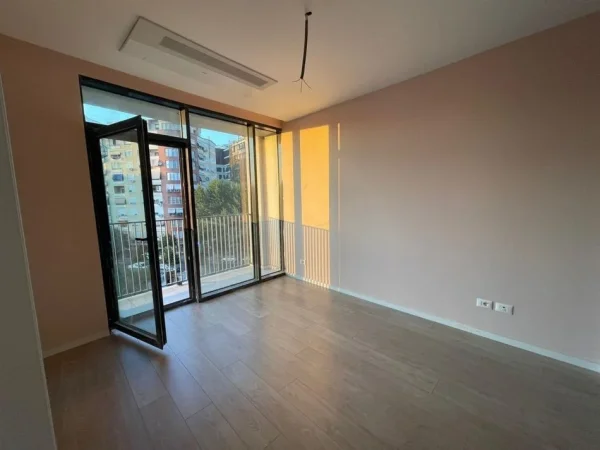 Tirane, jepet me qera ambjent biznesi Kati 3, 64 m² 850 € (Lake View Residence)