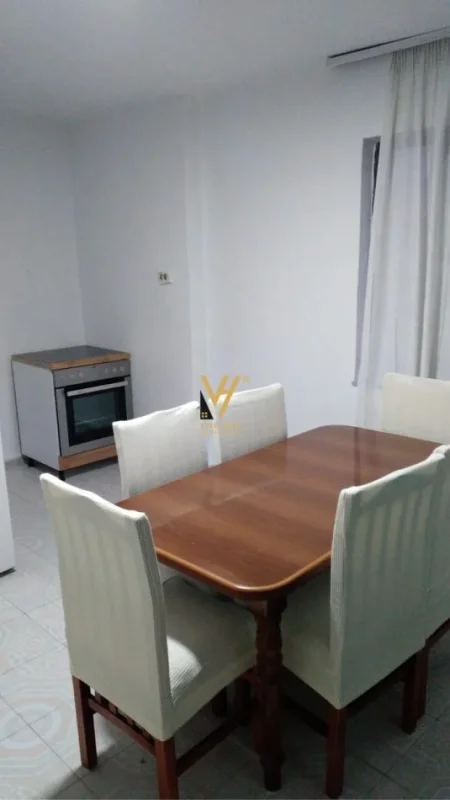 Tirane, jepet me qera apartament 2+1+Ballkon Kati 5, 75 m² 500 € (VASIL SHANTO)