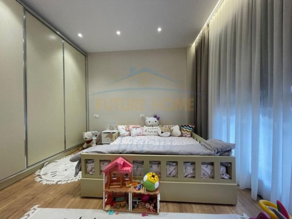 Tirane, shitet apartament 2+1+Ballkon Kati 1, 121 m² 369.000 € (Liqeni i Thate)