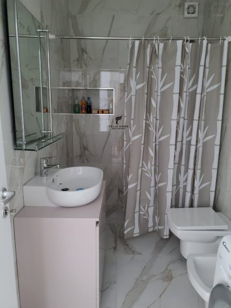 Tirane, jepet me qera apartament 1+1 Kati 7, 68 m² 400 € (UNIVERS CITY)