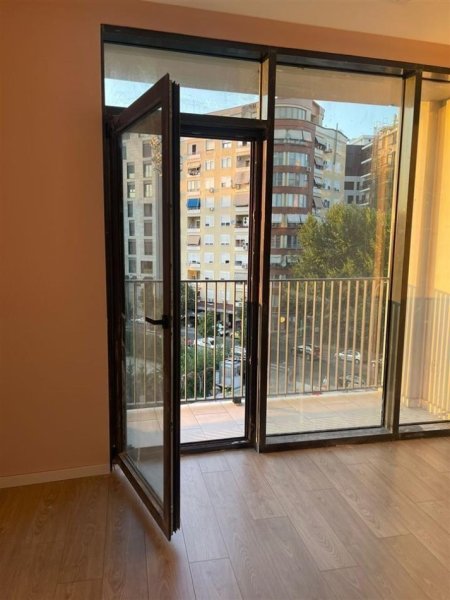 Tirane, jepet me qera apartament 1+1 Kati 3, 64 m² 850 € (lake view rezidenc)