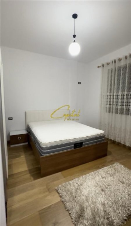 Tirane, jepet me qera apartament 1+1 Kati 1, 80 m² 300 € (SAUK)