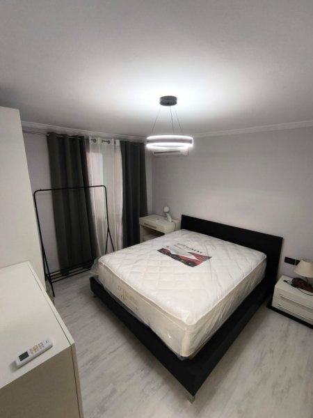 Tirane, jepet me qera apartament 2+1+Aneks+Ballkon Kati 4, 70 m² 1.050 € (rruga adem jashari)