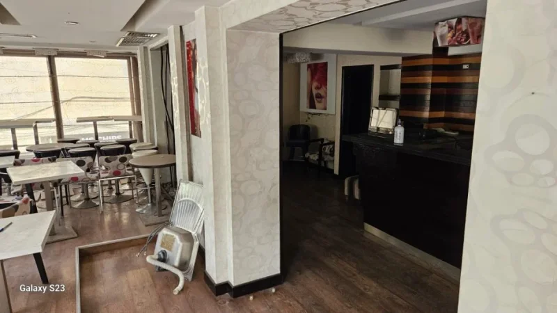 Tirane, jepet me qera ambjent biznesi Kati 1, 110 m² 1.000 € (SAMI FRASHERI)