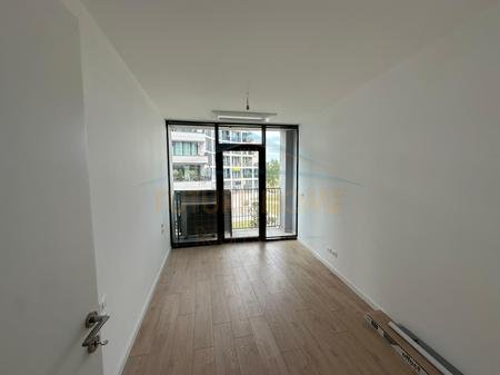 Tirane, jepet me qera apartament 2+1+ Post Parkimi per Zyre+Ballkon Kati 1, 93 m² 1.500 € (Lake View Residence)