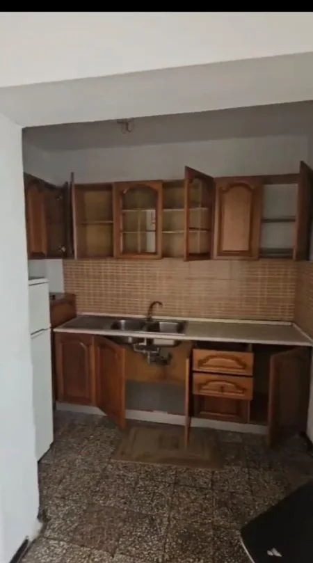 Tirane, shitet apartament 1+1+Ballkon Kati 4, 64 m² 122.000 € (TE PAZARI I RI)