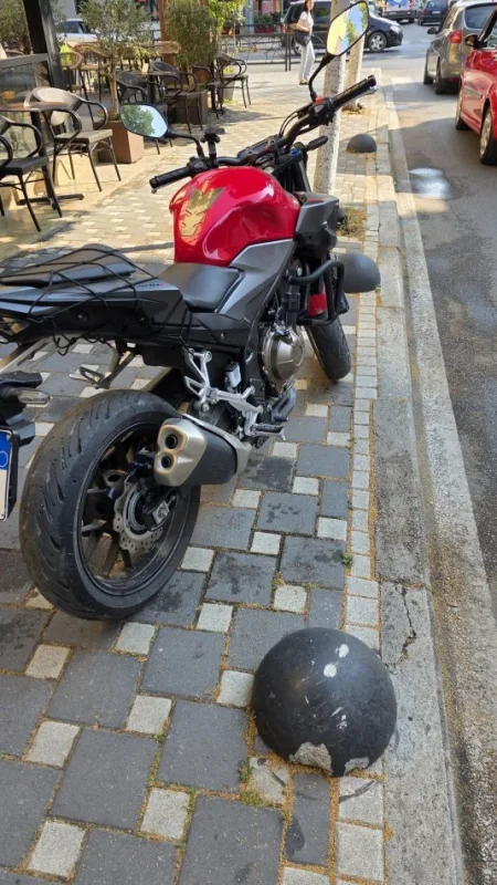 Tirane, shitet motor Honda CB 500 F , e kuqe 30.000 km 5.000 €