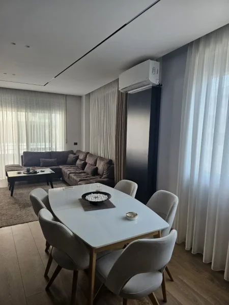 Tirane, jepet me qera apartament 2+1+Ballkon Kati 5, 100 m² 700 € (ASTIR)