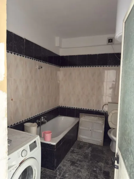 Tirane, shitet apartament 3+1+Ballkon Kati 5, 164 m² 265.000 € (KOMUNA E PARISIT)