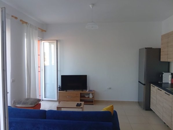 Tirane, jepet me qera apartament 2+1 Kati 6, 500 € (Selite)