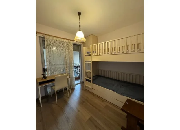 Tirane, jepet me qera apartament 2+1+Ballkon , 80 m² 600 € (Rruga Haxhi Hyseni Dalliu)