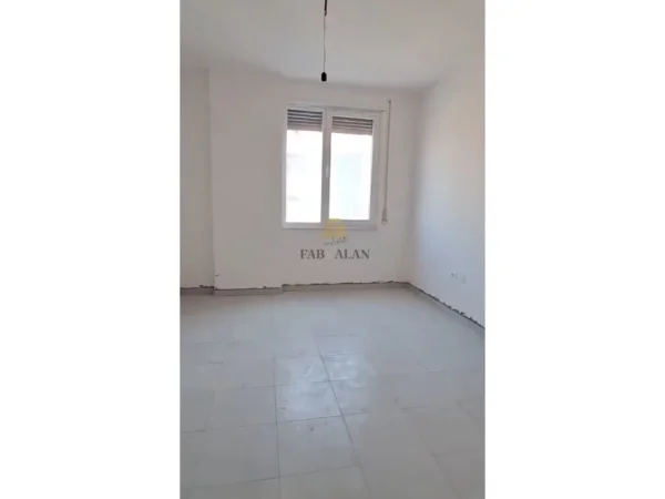 Tirane, shitet apartament 2+1 Kati 1, 100 m² 123.000 € (Shkoze)