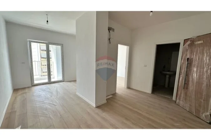 Tirane, jepet me qera apartament 1+1 , 60 m² 500 € (Zog i Zi)
