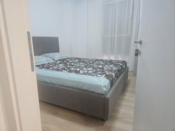 Tirane, jepet me qera apartament 1+1+Ballkon Kati 3, 65 m² 450 € (Ali Demi)
