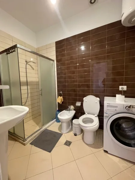 Tirane, jepet me qera apartament 2+1+Ballkon Kati 1, 85 m² 520 € (Residenca Kodra e Diellit)